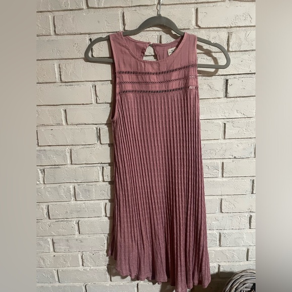 Size S O’Neill dusty mauve spring/summer dress. Lined in mauve polyester. - Picture 1 of 7